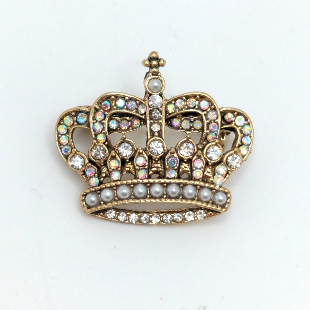 Regal Gold Crown Brooch
